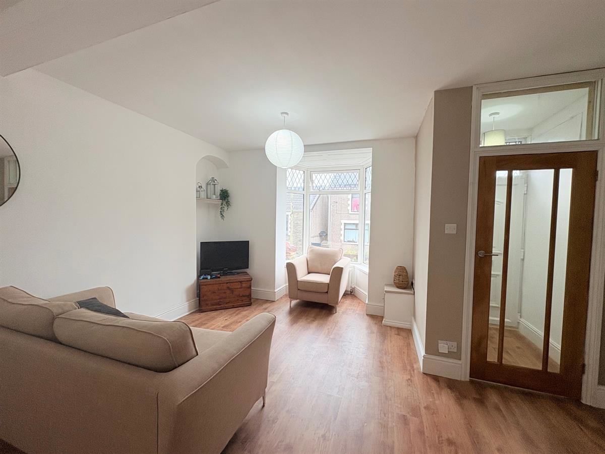 Alexandra Road, Pontycymer, Bridgend, photo 5