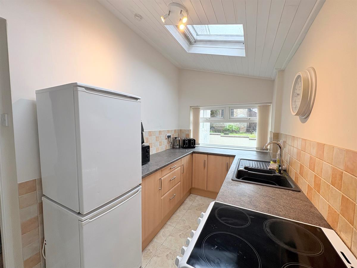 Alexandra Road, Pontycymer, Bridgend, photo 12
