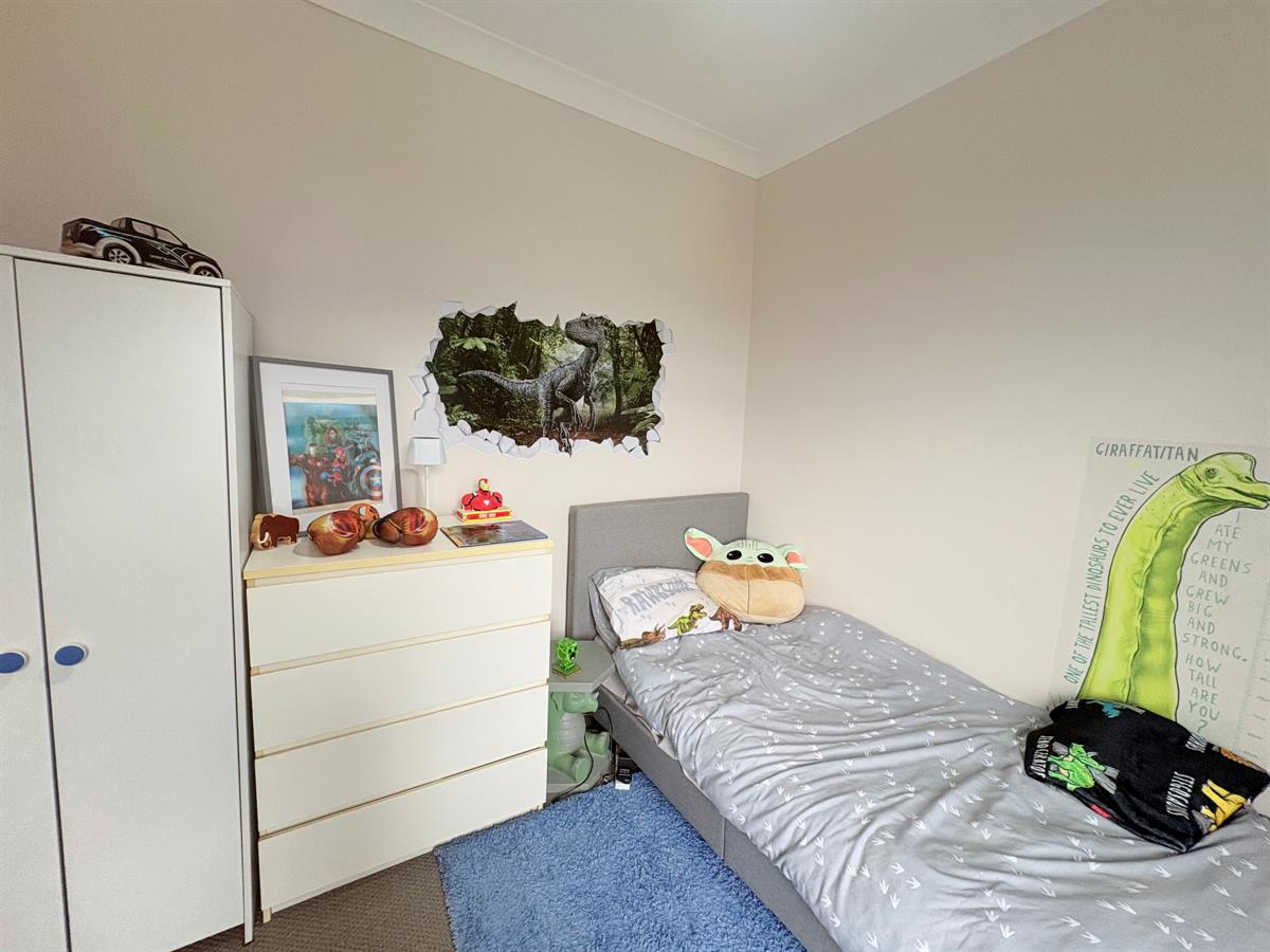 Alexandra Road, Pontycymer, Bridgend, photo 21