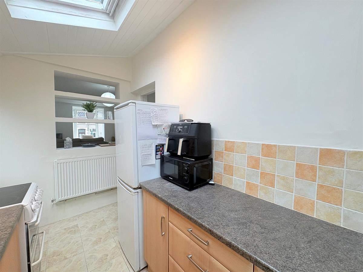 Alexandra Road, Pontycymer, Bridgend, photo 11
