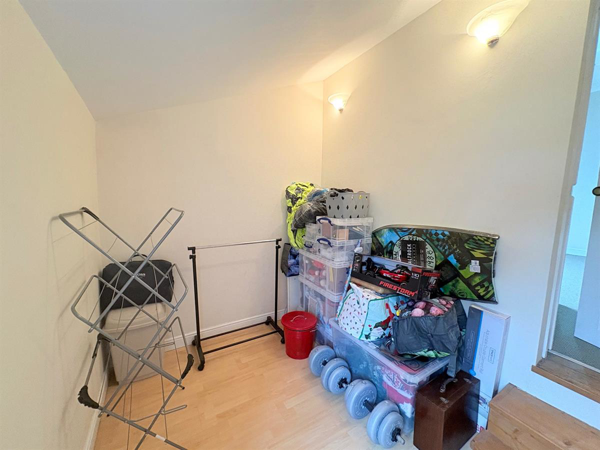 Alexandra Road, Pontycymer, Bridgend, photo 19