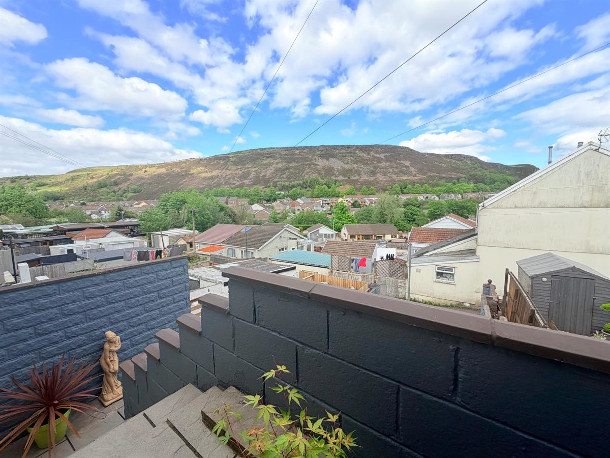 Oakdale Terrace, Tonypandy, photo 25