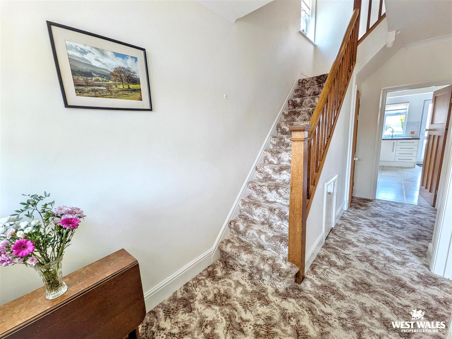 St. Nons Avenue, Carmarthen, photo 2