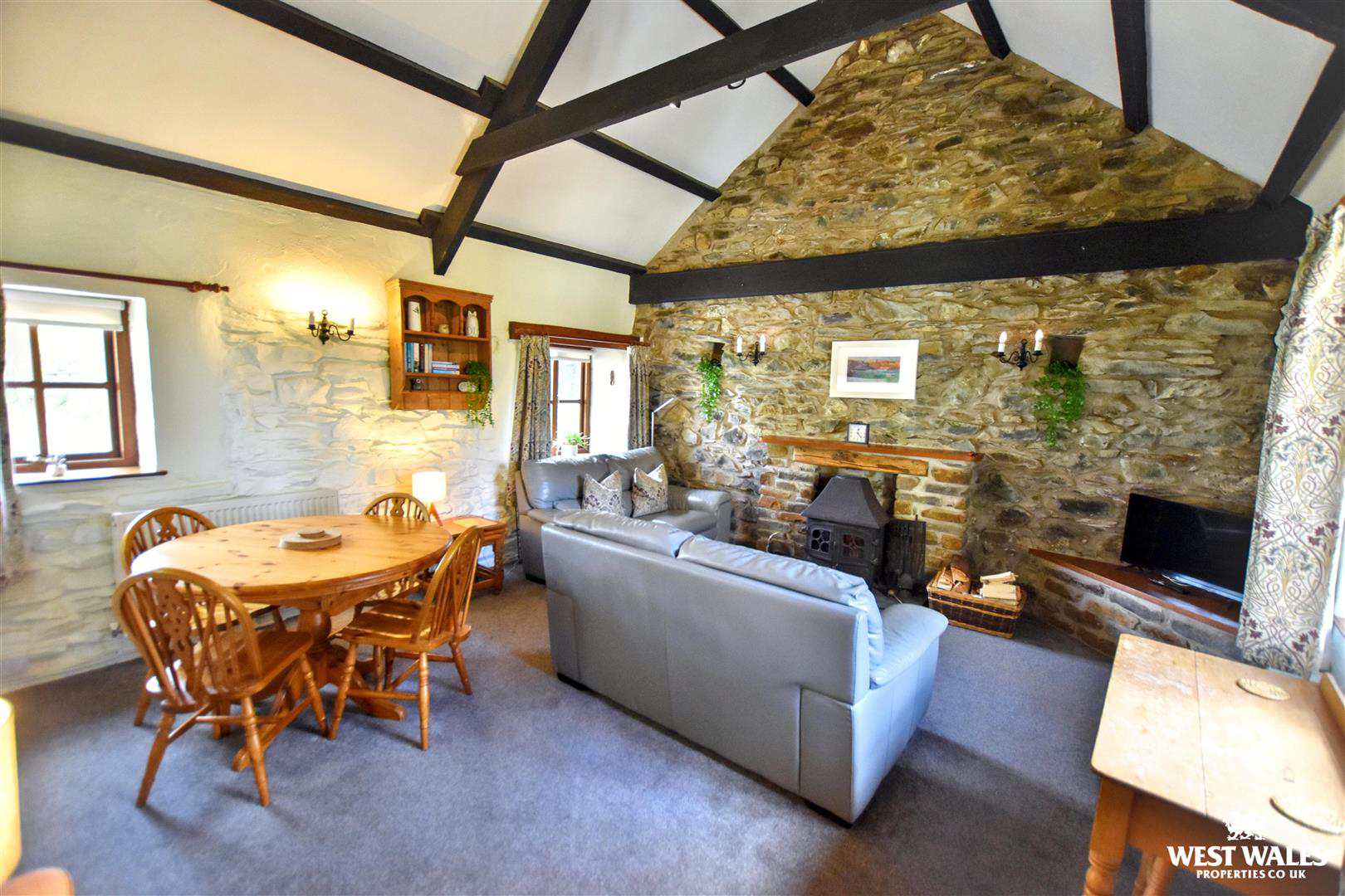 Ffordd Yr Afon, Haverfordwest, photo 2