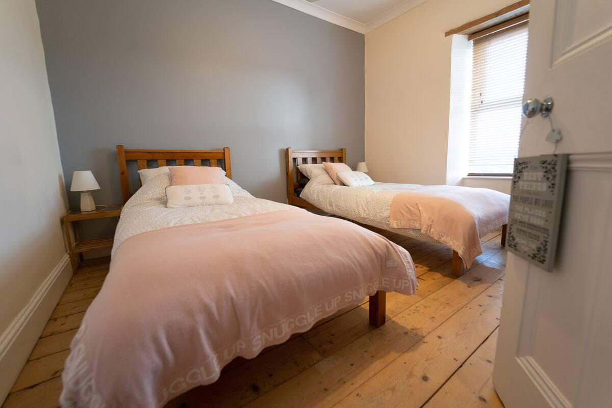 Marsh Road, Tenby, photo 16