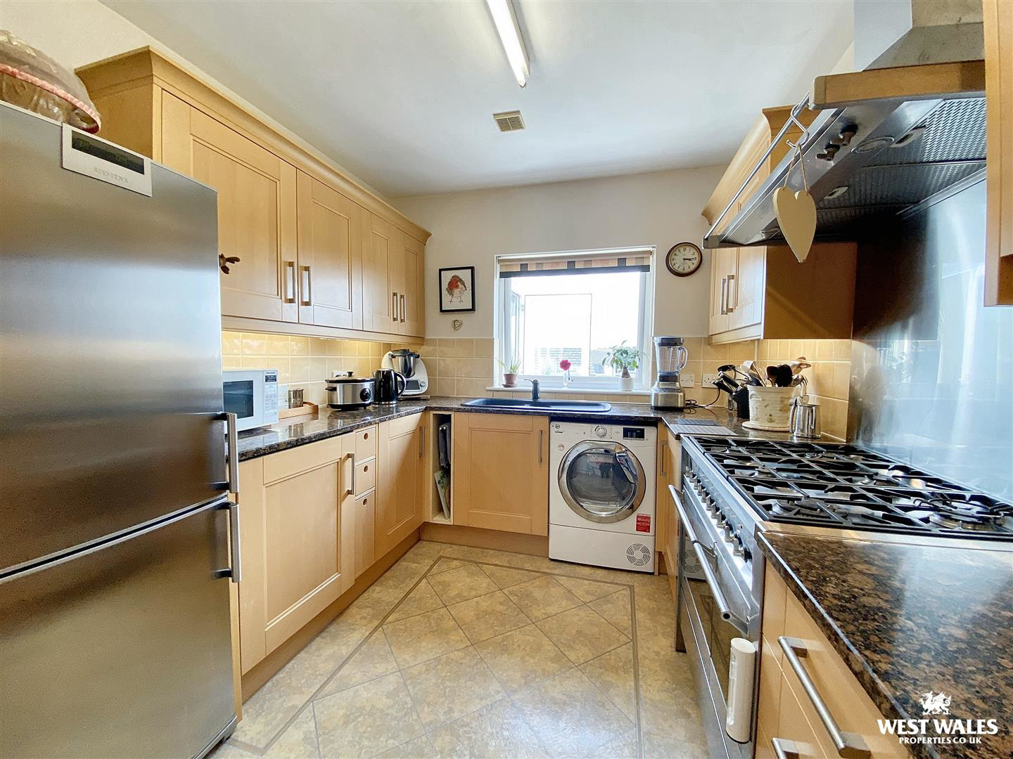 Connaught Place, Pembroke Dock, photo 7