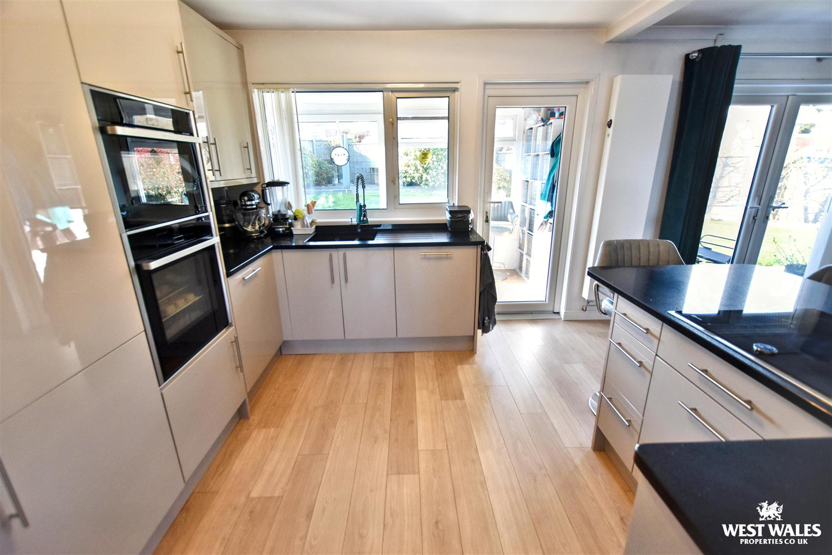 Gateholm Avenue, Milford Haven, photo 2