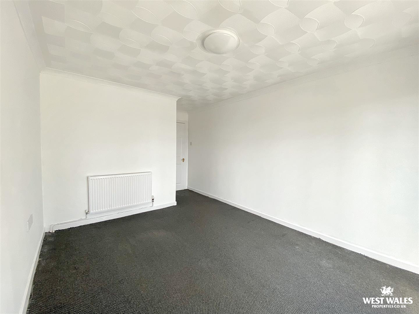 Cenarth Close, Pembroke Dock, photo 6