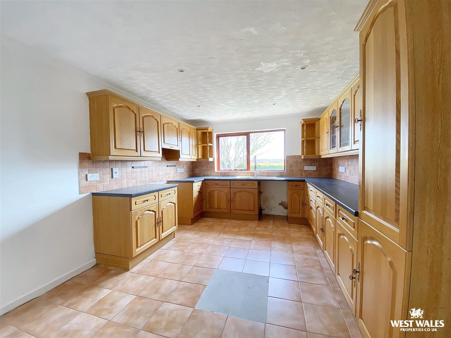 Cenarth Close, Pembroke Dock, photo 9
