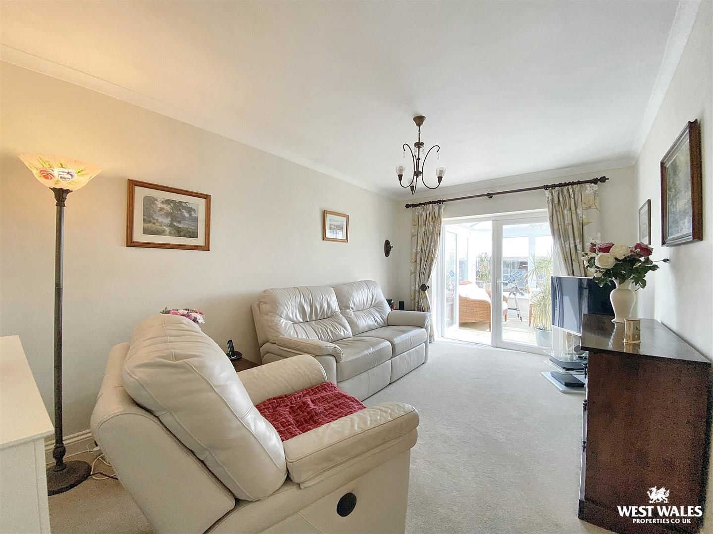 Connaught Place, Pembroke Dock, photo 2