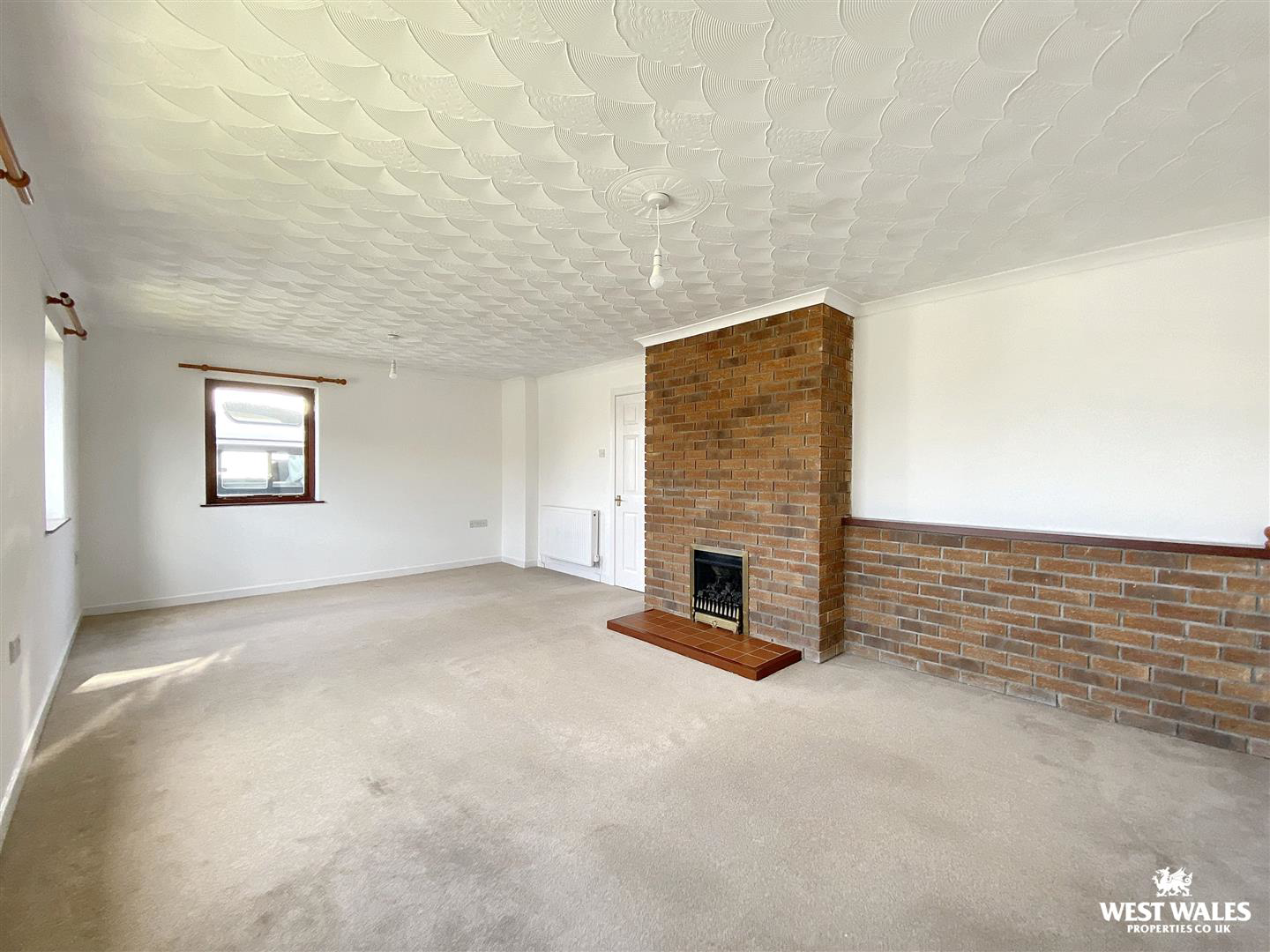 Cenarth Close, Pembroke Dock, photo 2