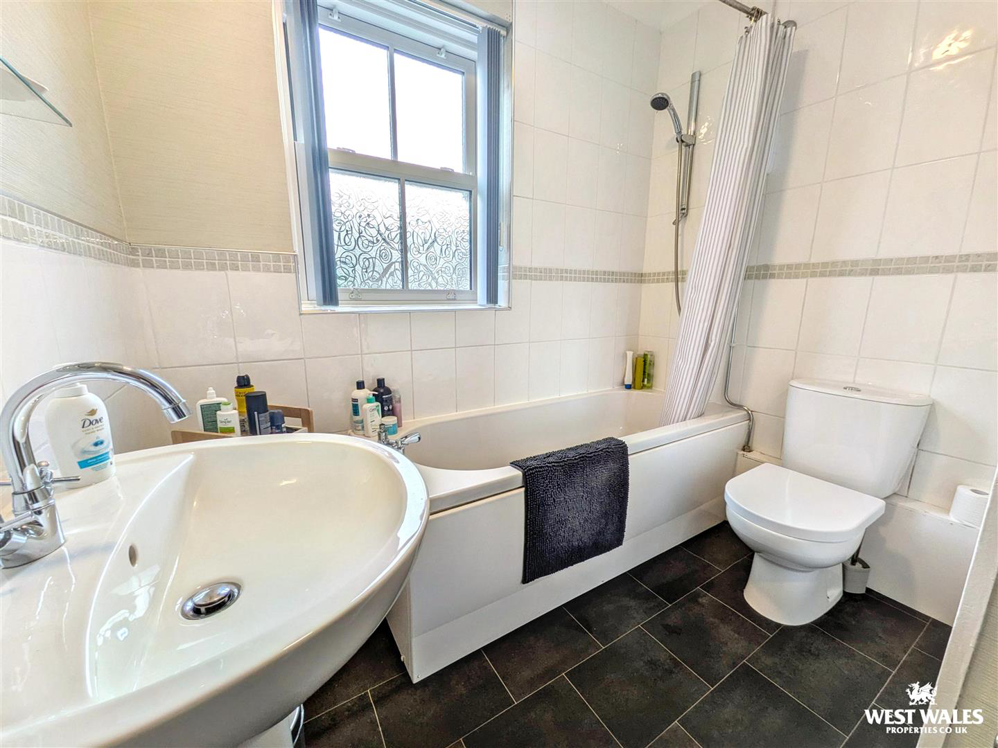 Llangunnor Road, Carmarthen, photo 18
