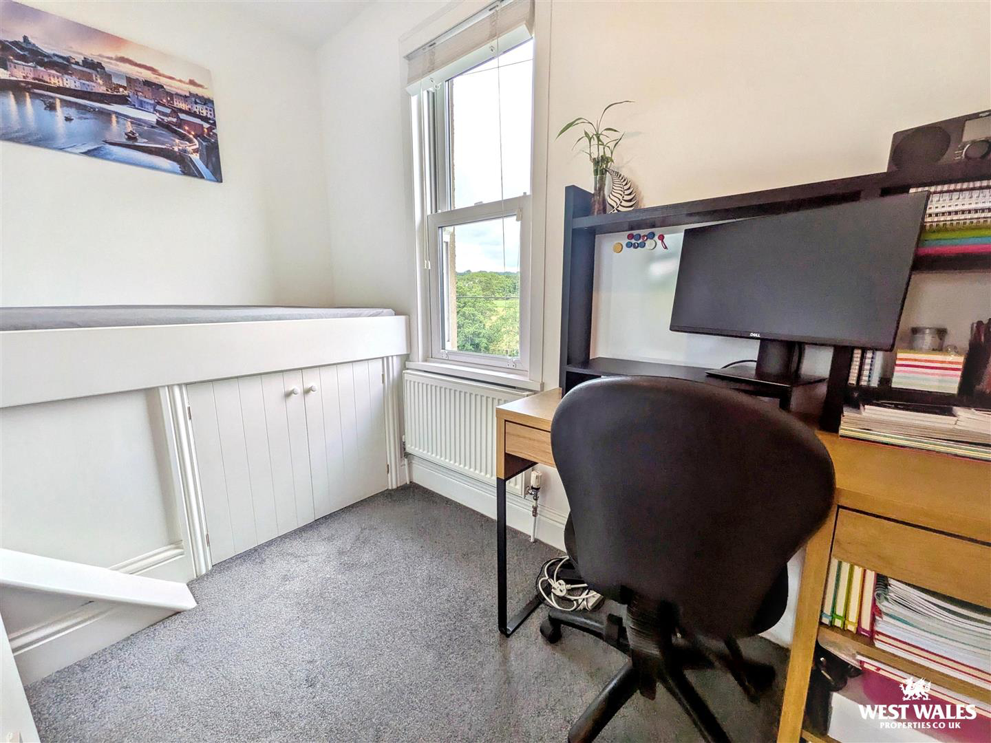 Llangunnor Road, Carmarthen, photo 17