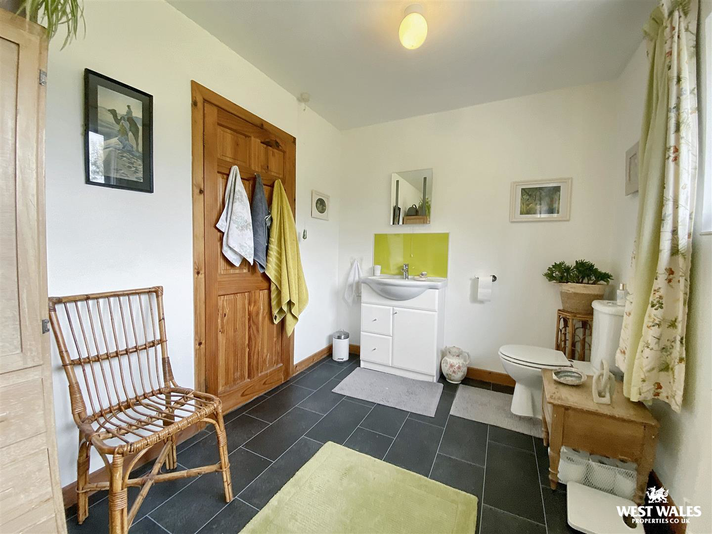 Leonardston Road, Llanstadwell, Milford Haven, photo 24