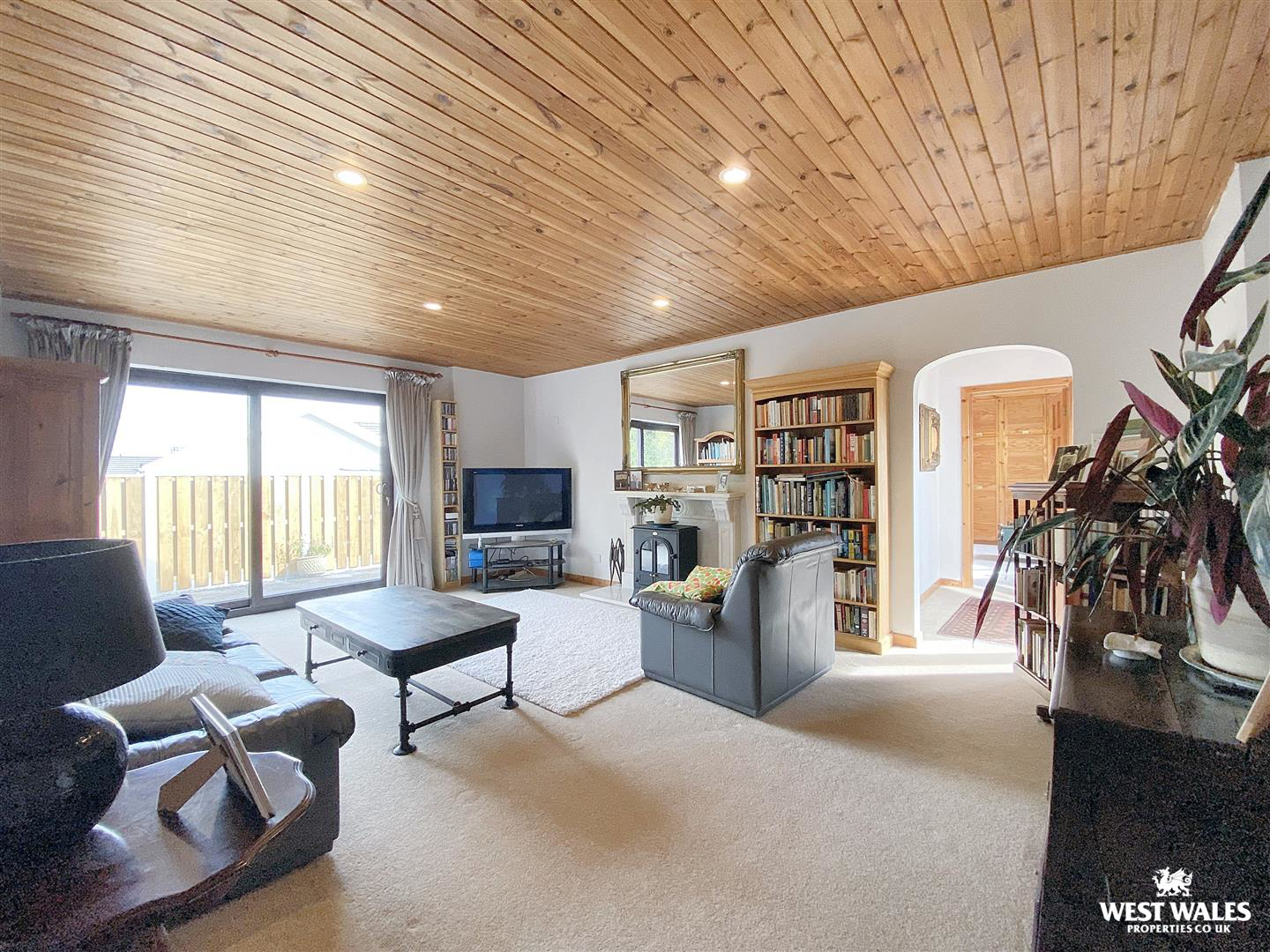 Leonardston Road, Llanstadwell, Milford Haven, photo 14