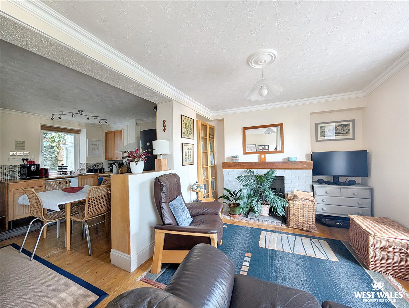 Wellfield Terrace, Ferryside, photo 3