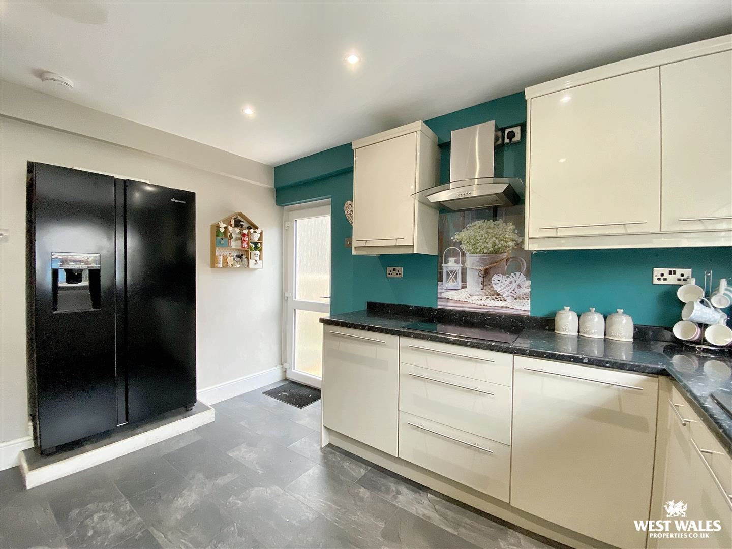 Eva Terrace, Ferryside, photo 5