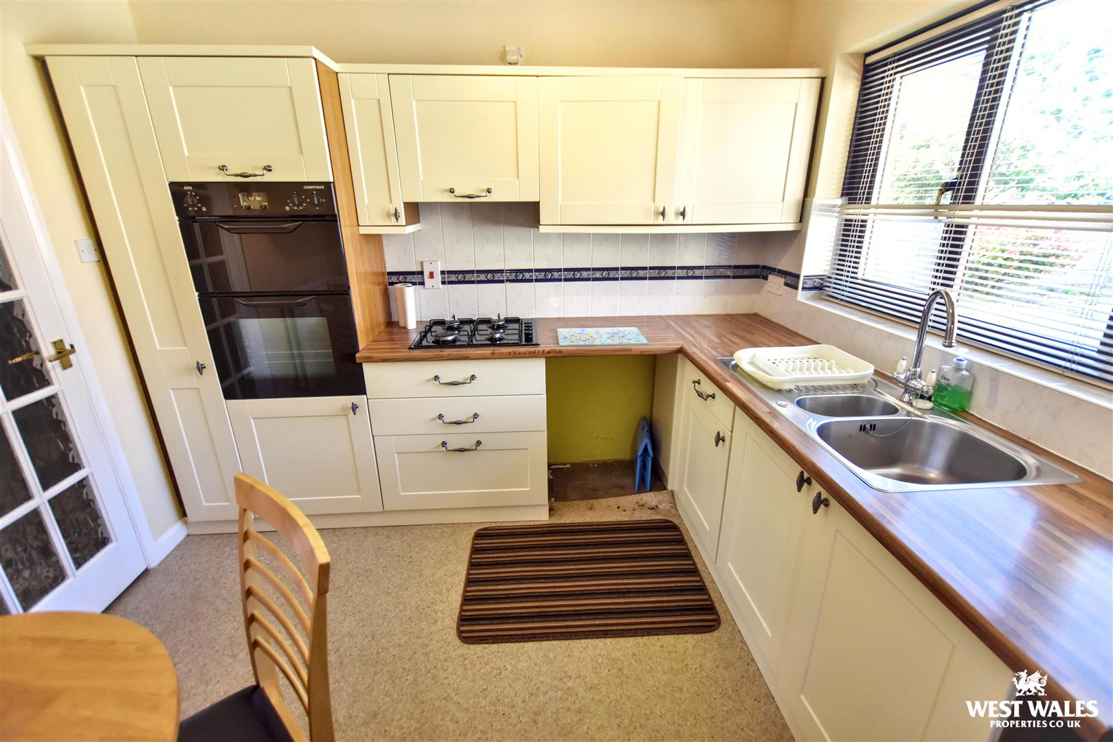 Gloucester Way, Pembroke Dock, photo 6