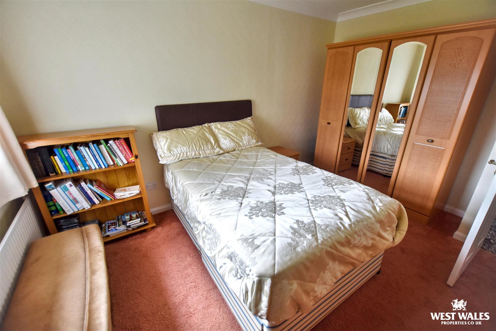 Gloucester Way, Pembroke Dock, photo 7