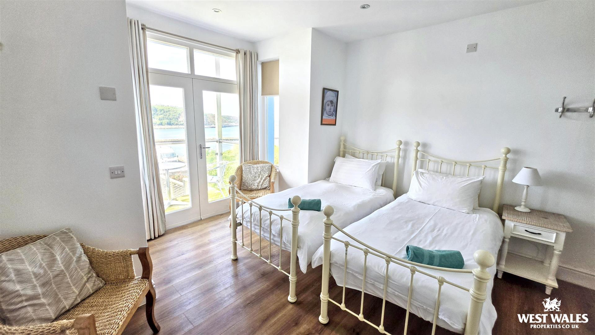 Bedroom1 (1).jpg
