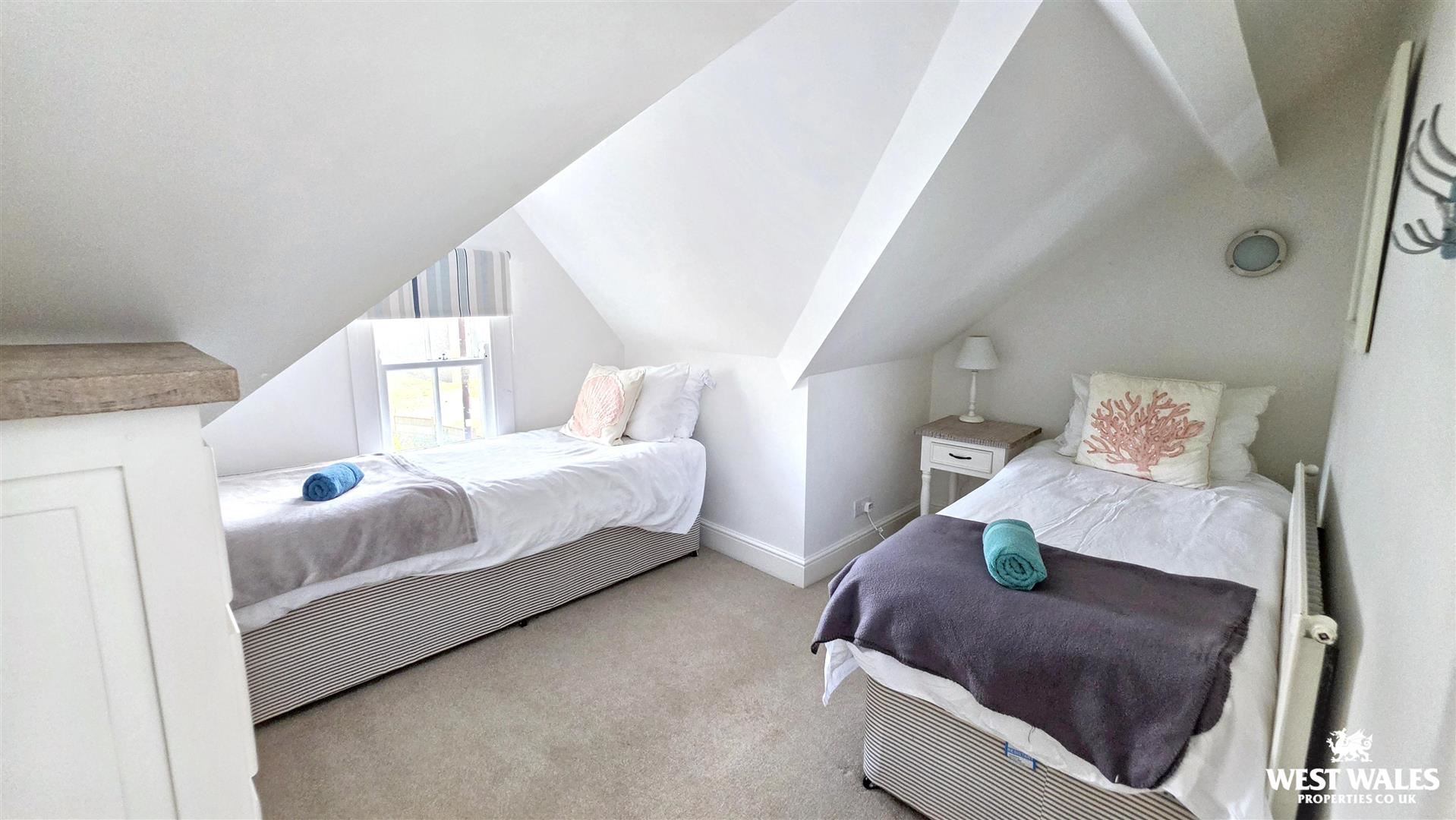 Bedroom 5 (3).jpg