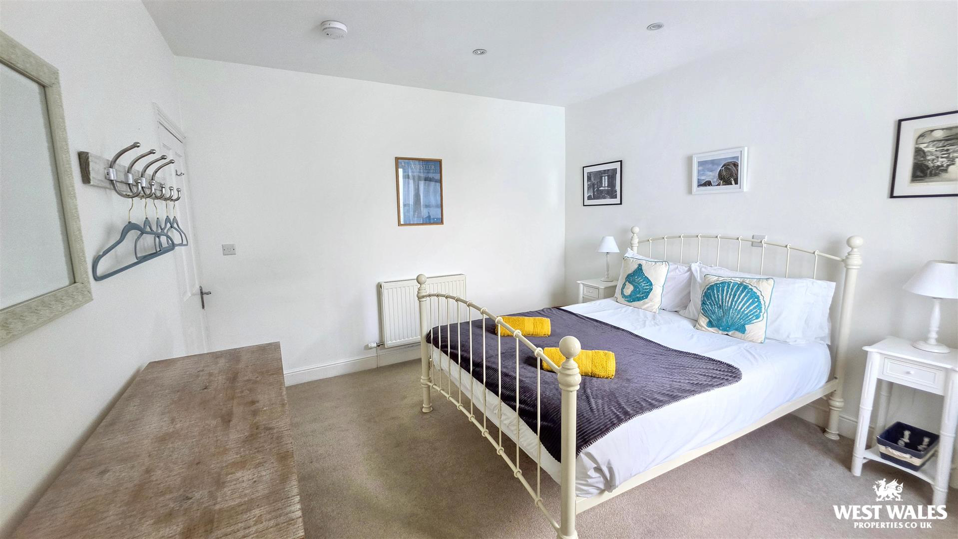 Another bedroom 4 (2).jpg