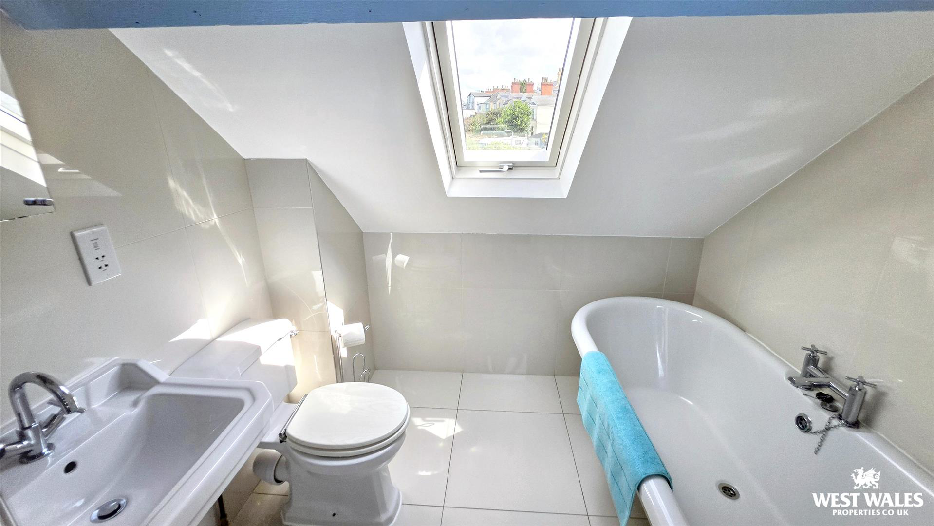 Top Bathroom (1).jpg