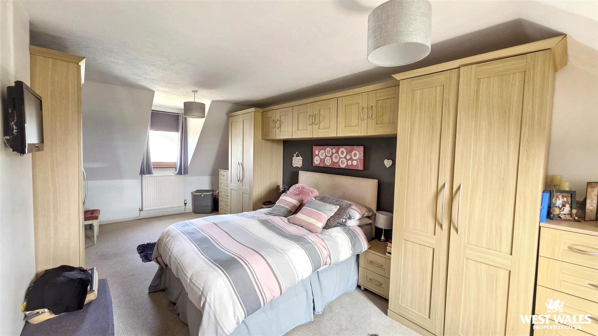Woodlands Crescent, Milford Haven, photo 14