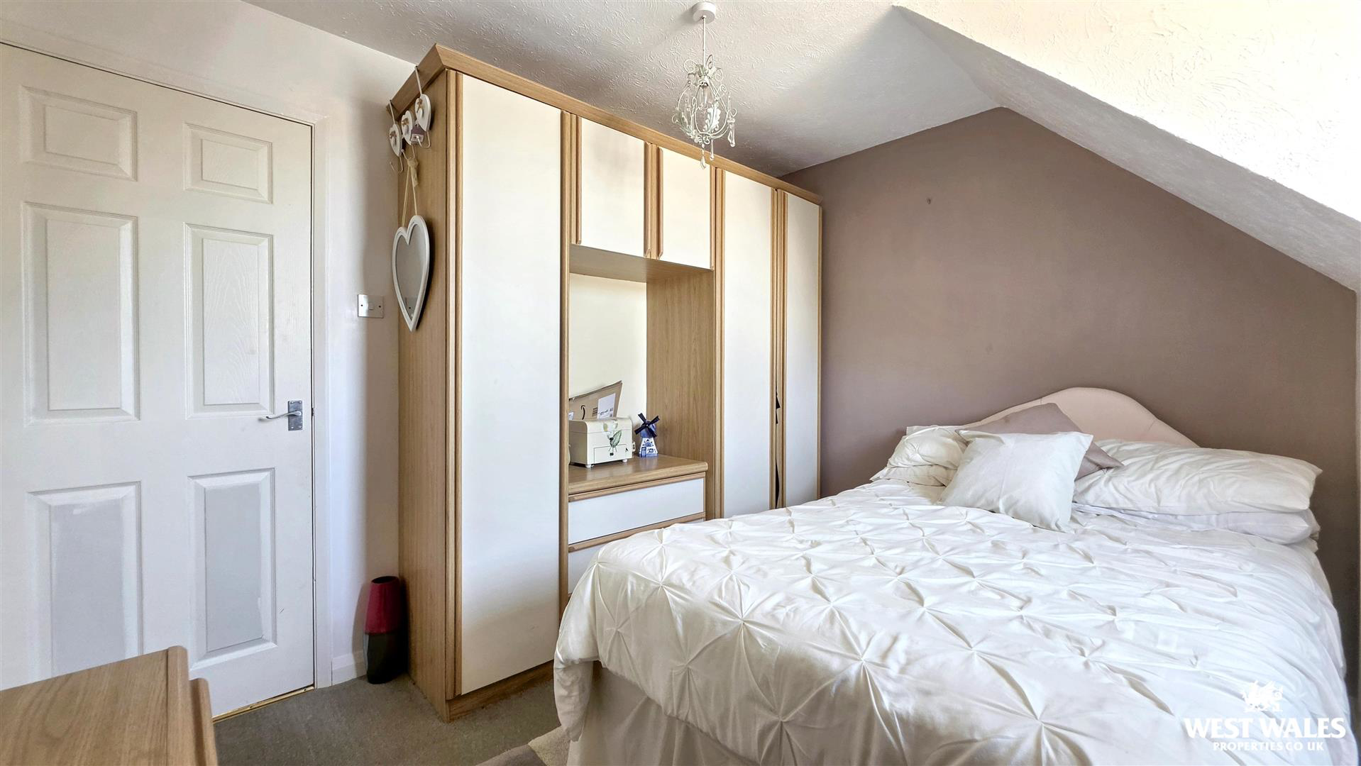 Woodlands Crescent, Milford Haven, photo 17