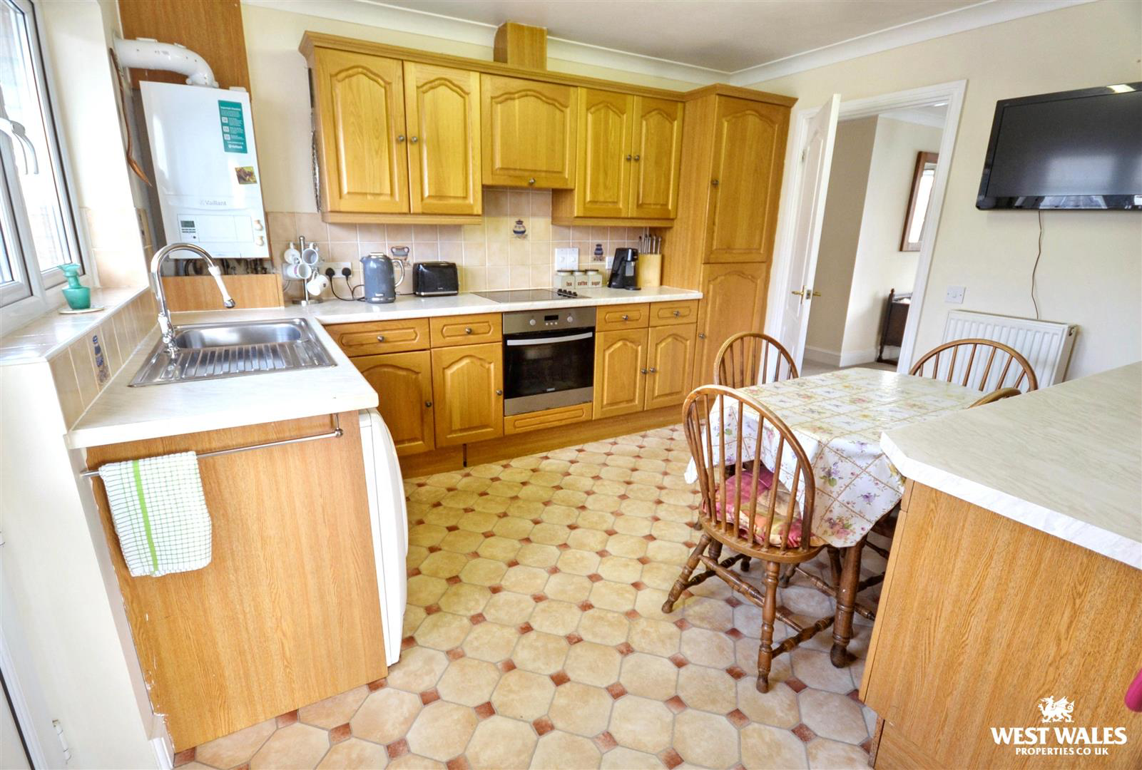 Skomer Drive, Milford Haven, photo 2