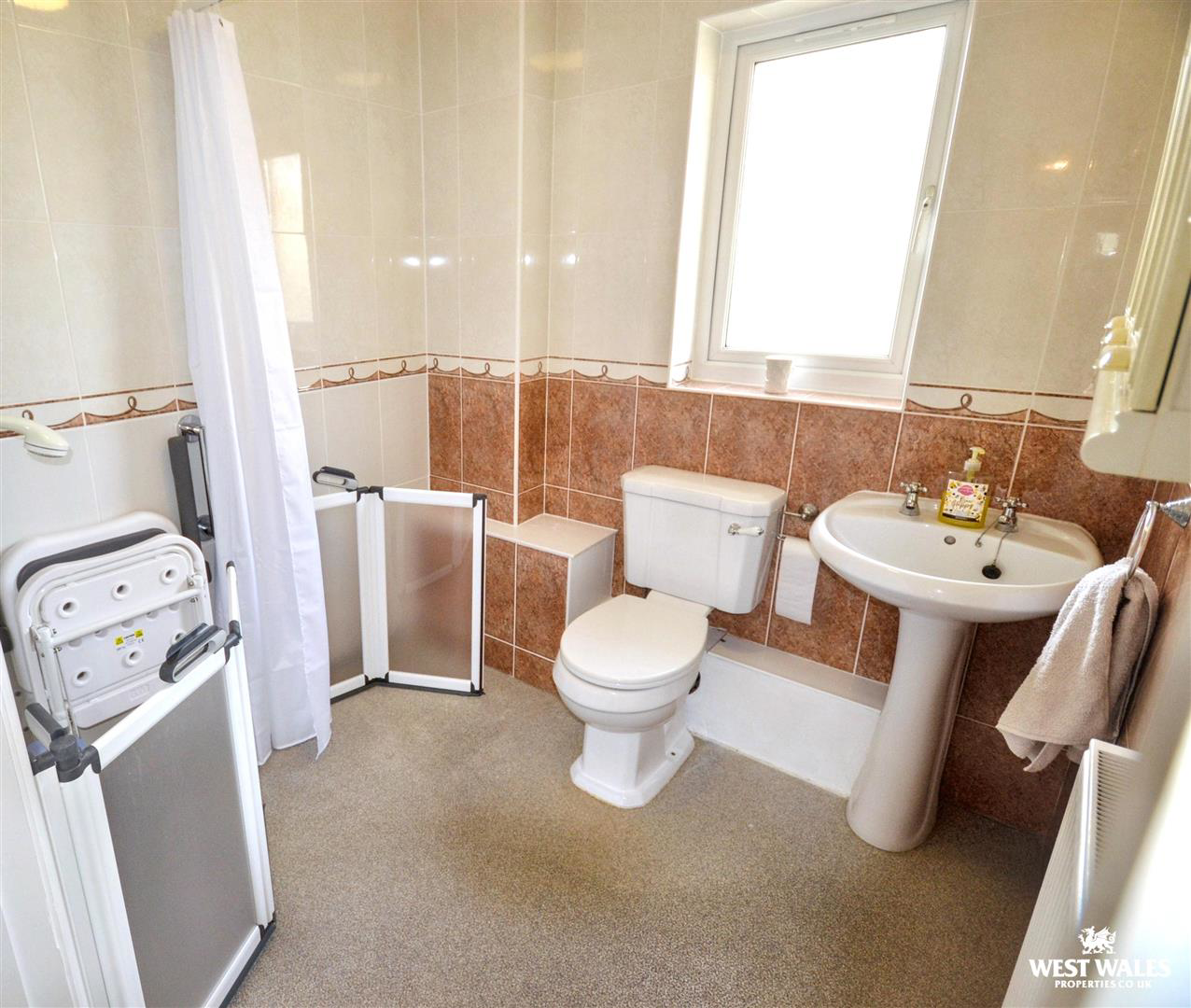 Skomer Drive, Milford Haven, photo 19
