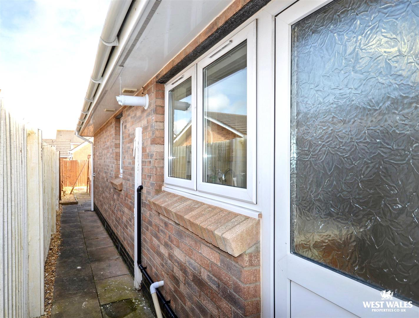 Skomer Drive, Milford Haven, photo 12