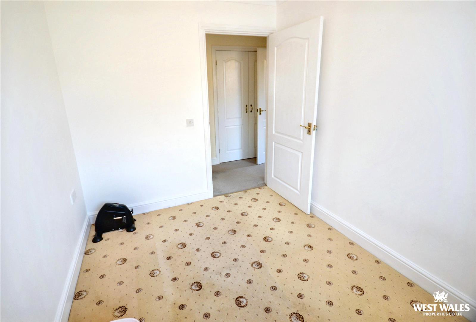 Skomer Drive, Milford Haven, photo 17