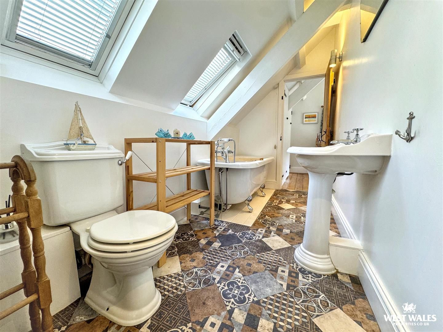 Golden Lane, Pembroke, photo 16