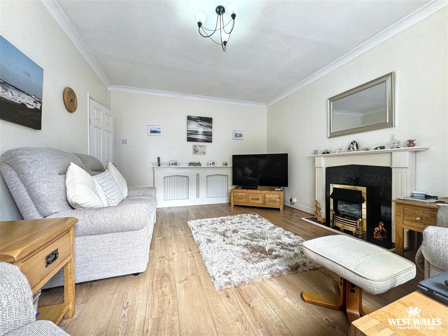 London Road, Pembroke Dock, photo 3