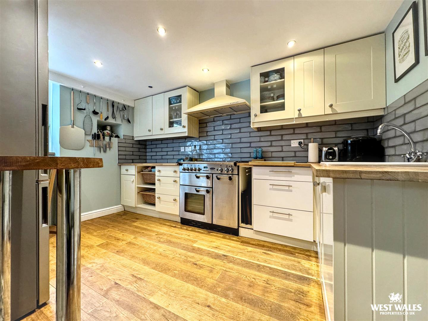 Golden Lane, Pembroke, photo 6