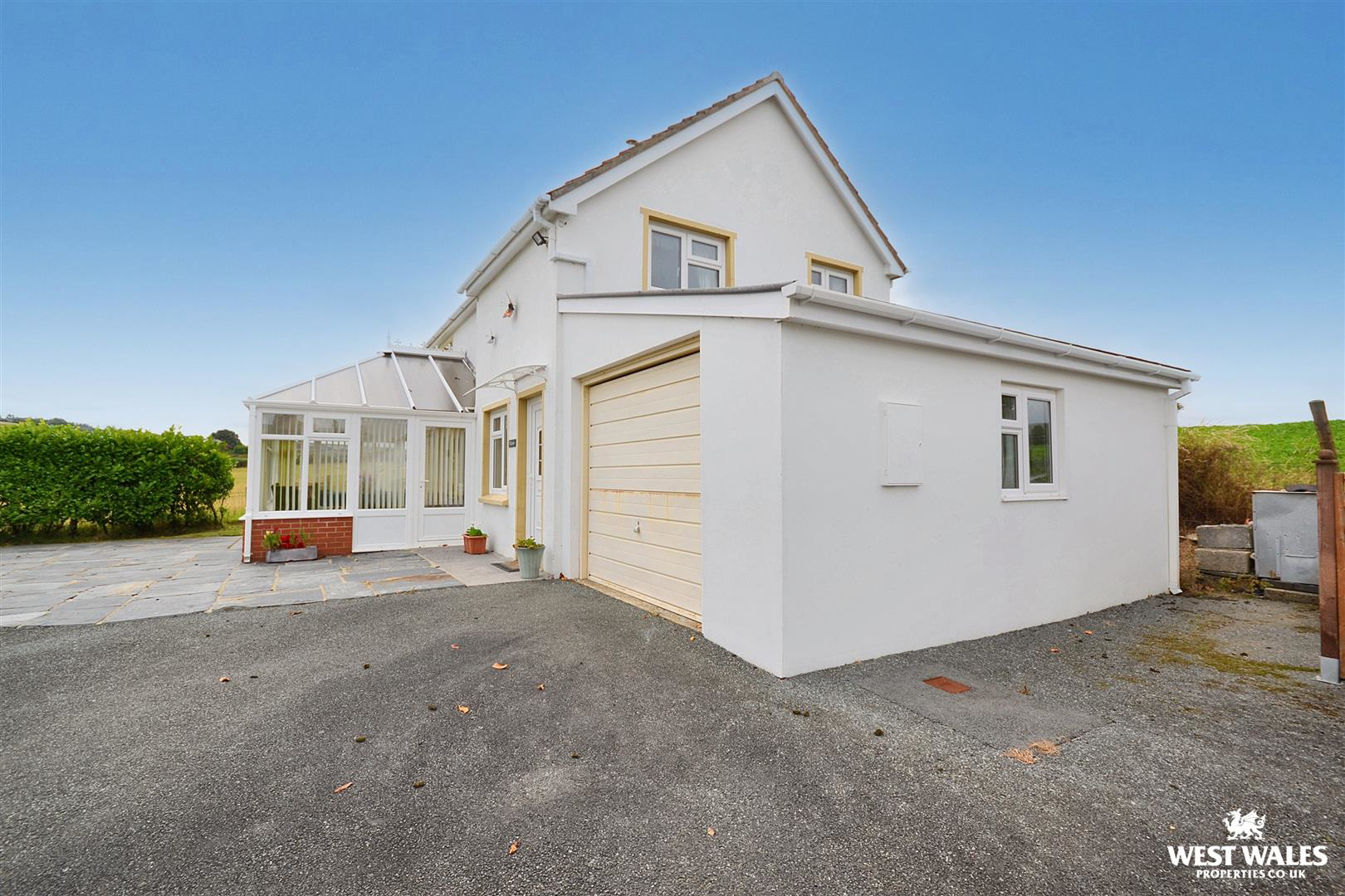 GARAGE / SIDE OF HOUSE
