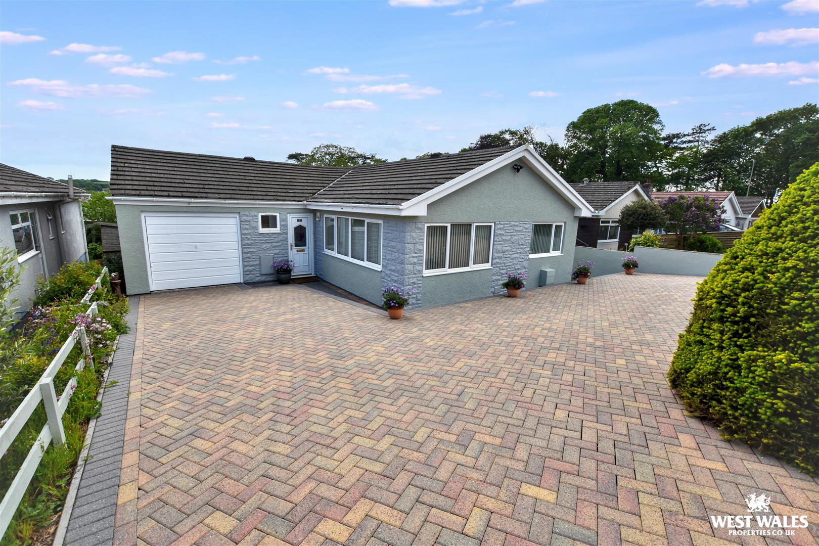 Whitehall Drive, Pembroke