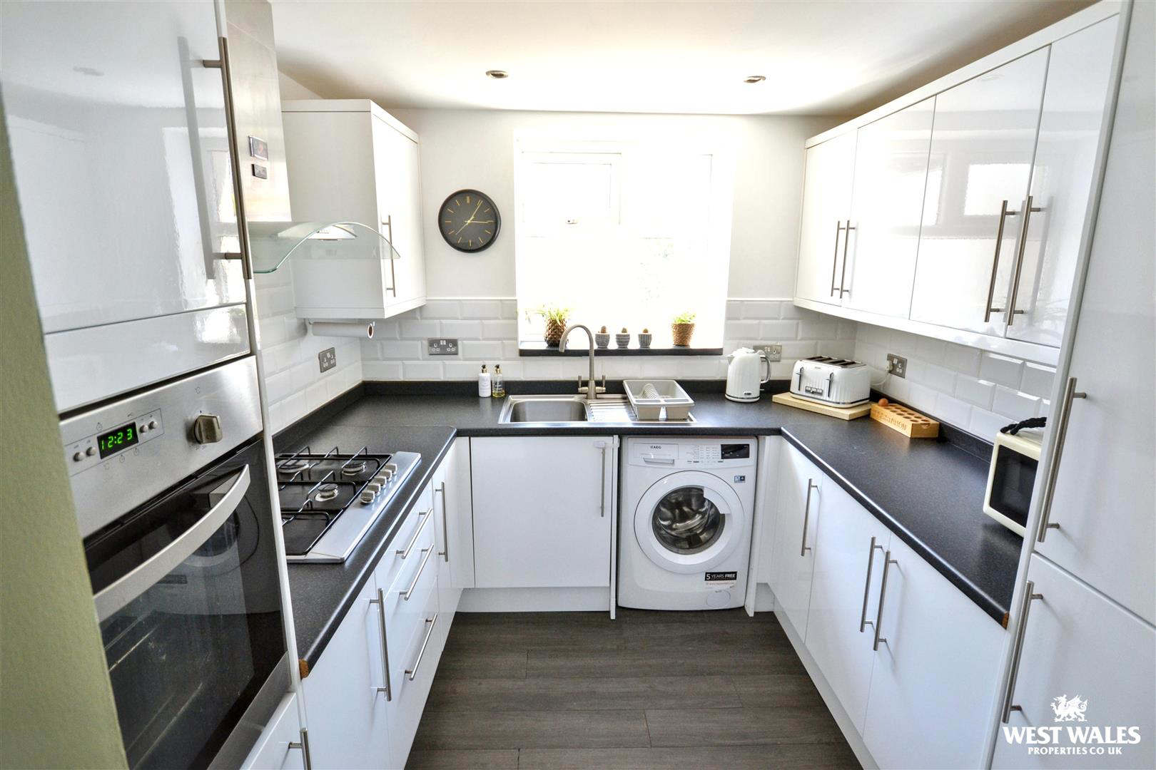 Trafalgar Road, Milford Haven, photo 4