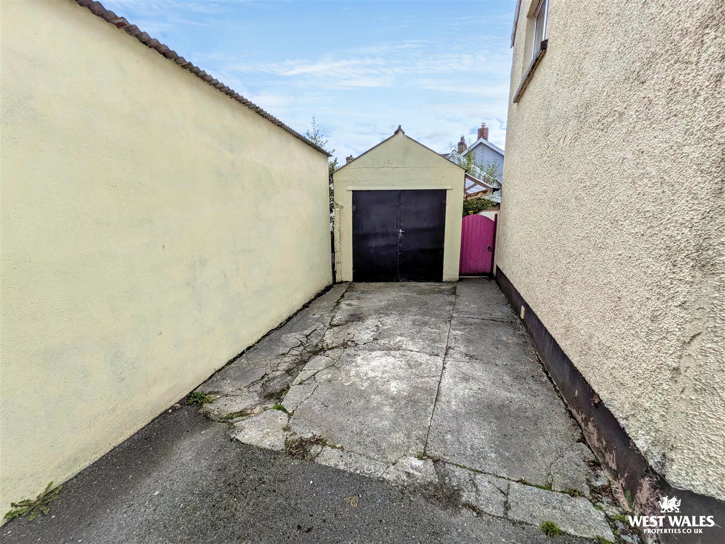 Llangan Road, Whitland, photo 23