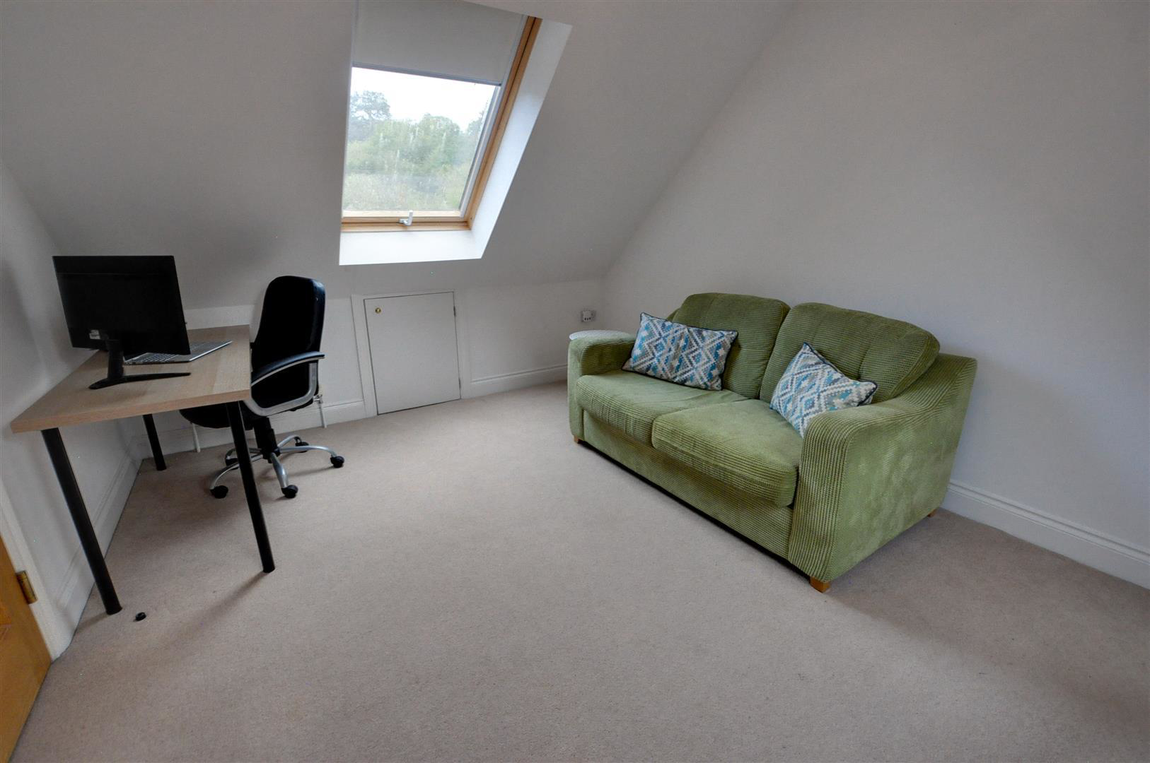 Plas Newydd, Cwm Ivor Road, Burry Port, photo 14