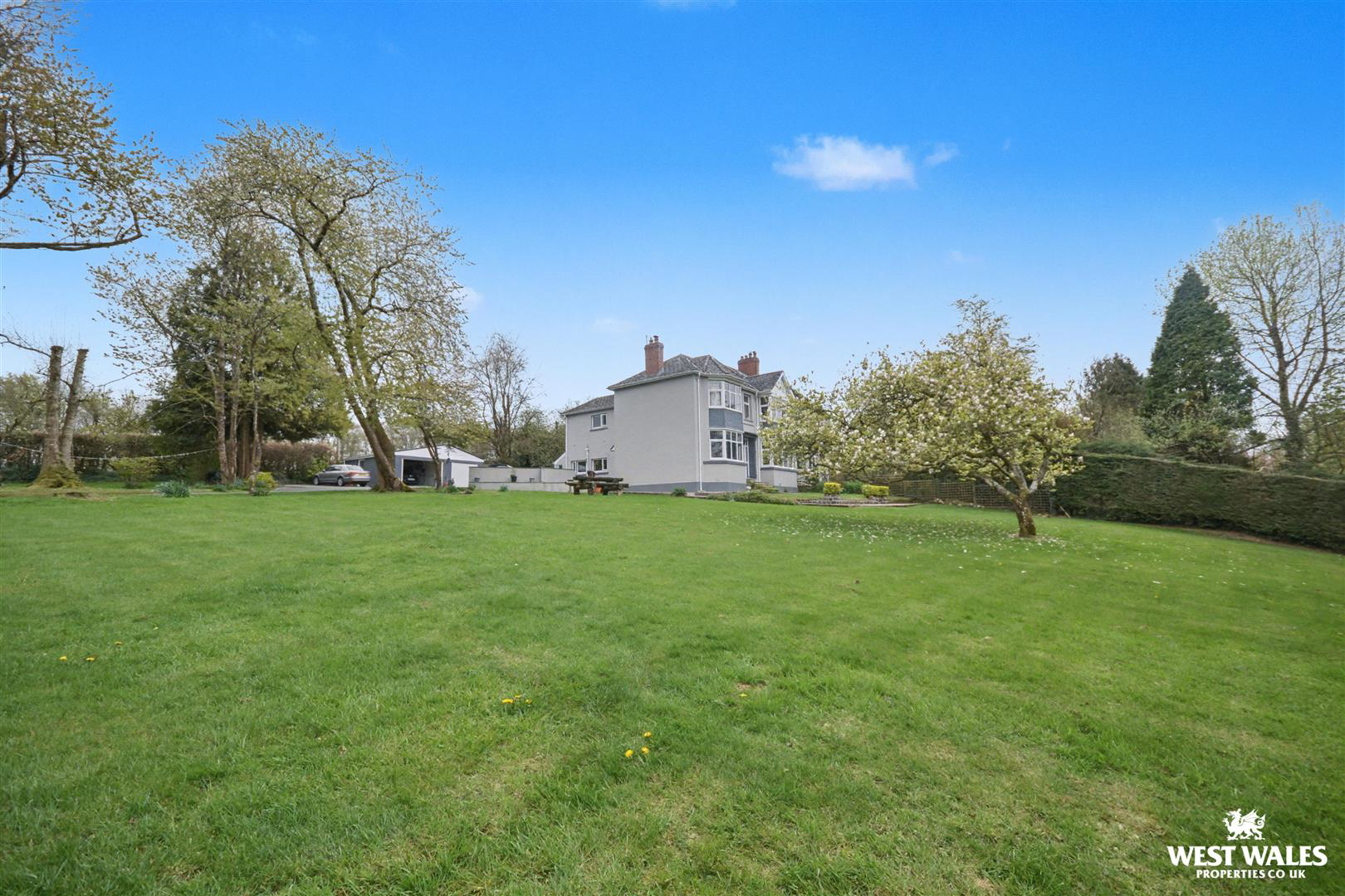 Dol Llan Road, Llandysul