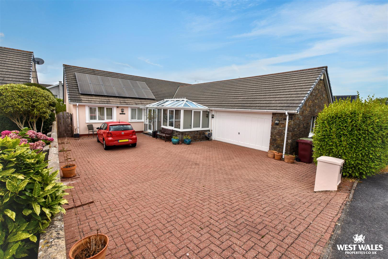Reginald Close, Hundleton, Pembroke