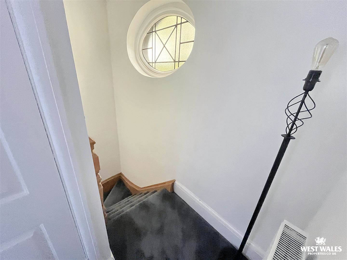 Carmarthen Road, Newcastle Emlyn, photo 11