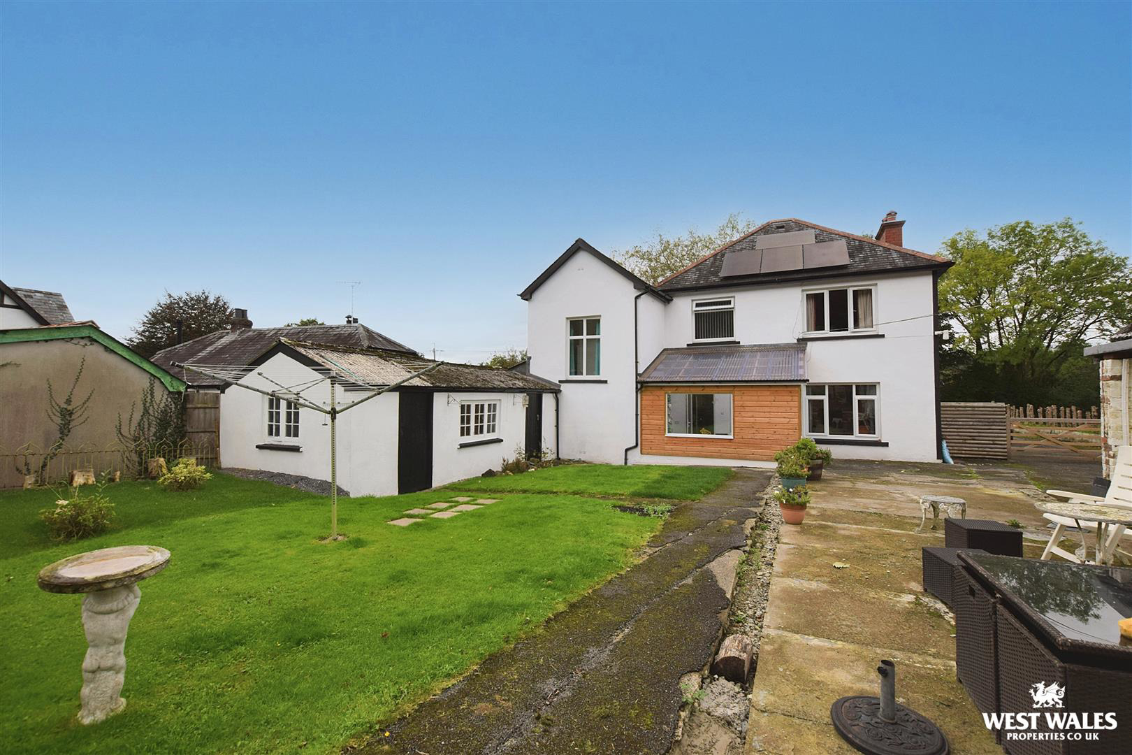 Carmarthen Road, Newcastle Emlyn, photo 12
