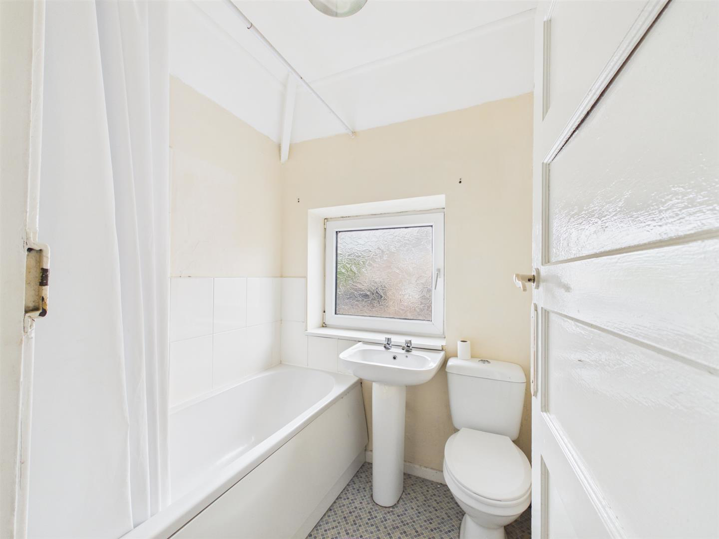 Heol Daniel, Llanelli, photo 6