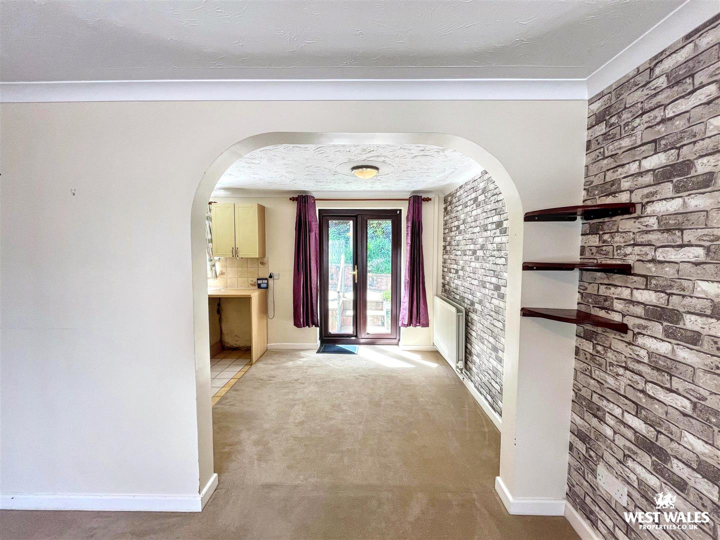 Llansteffan Road, Johnstown, Carmarthen, photo 6