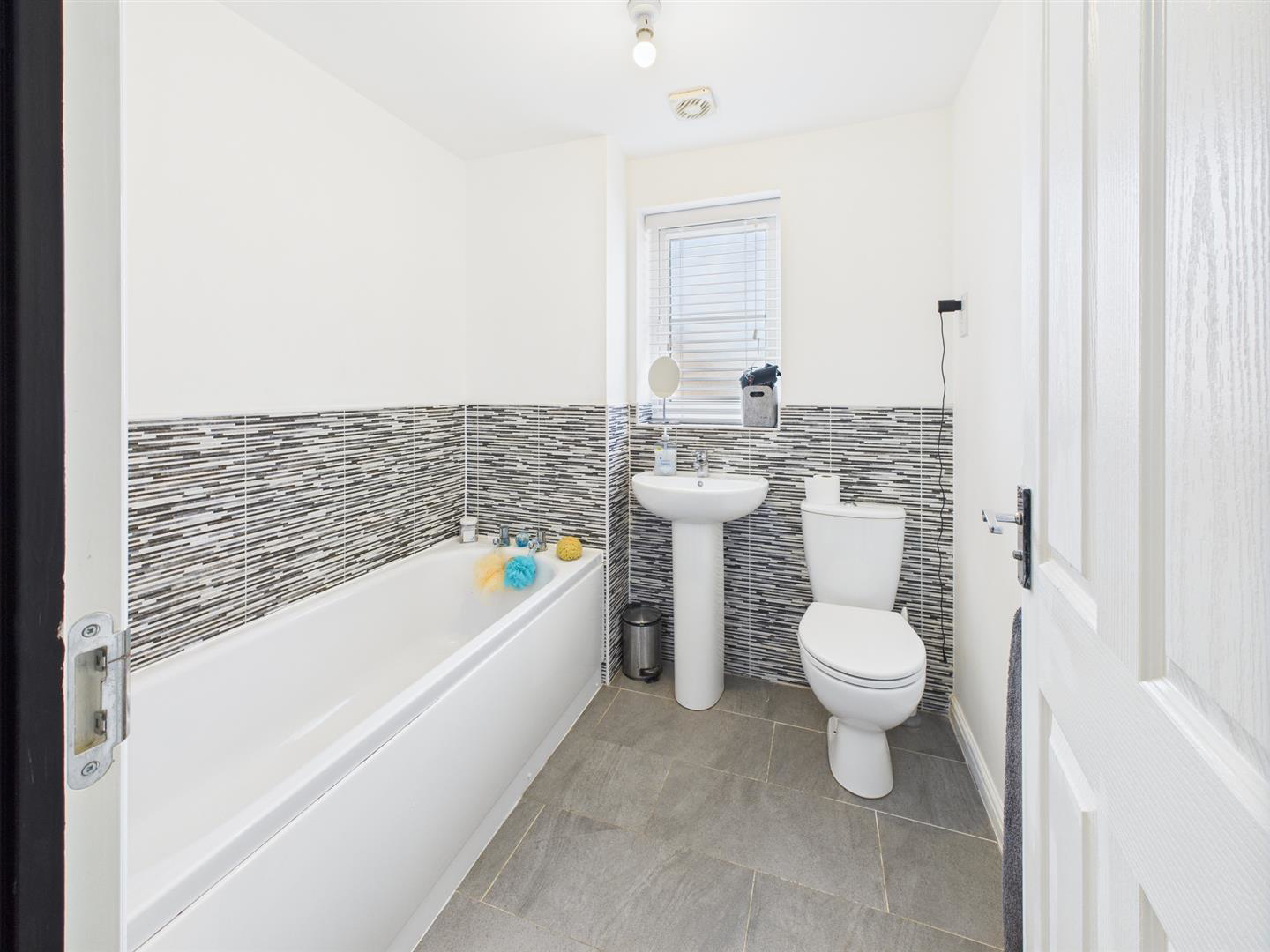 Stryd Y Maswr, Llanelli, photo 10