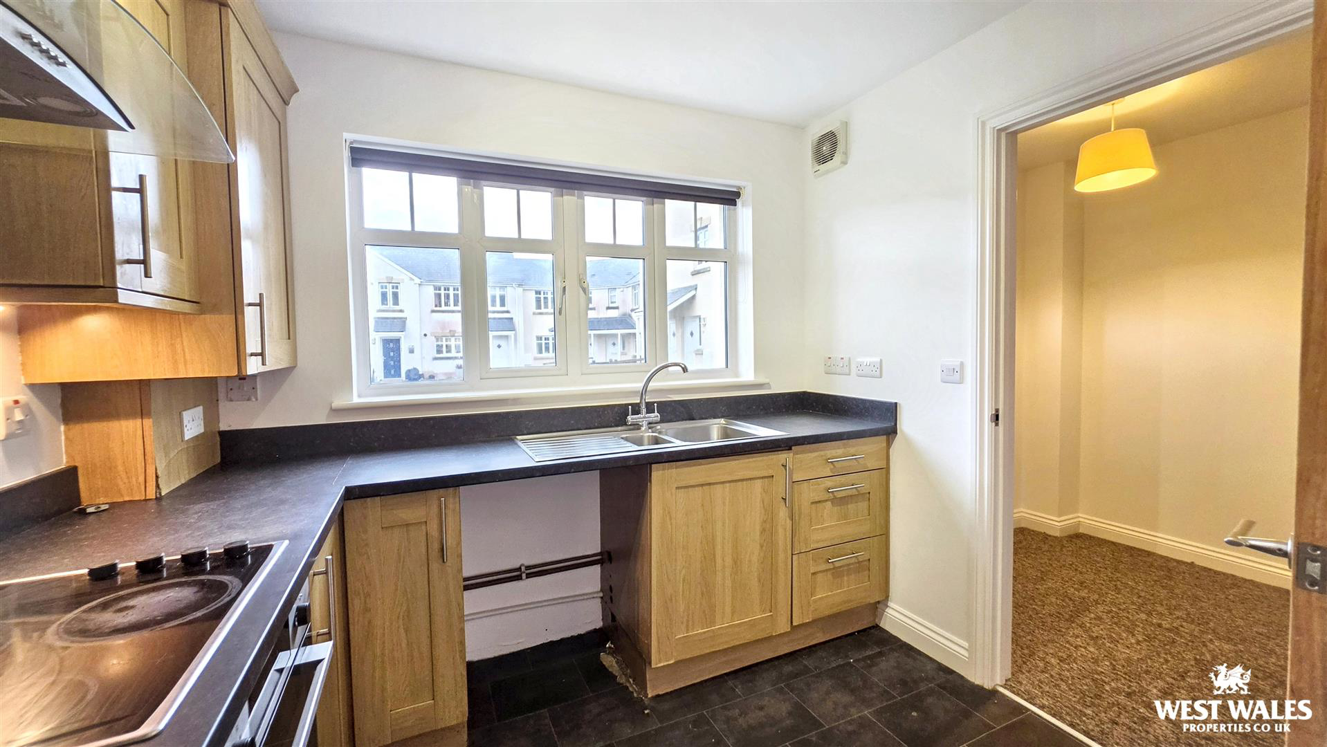 Moors Road, Johnston, Haverfordwest, photo 6