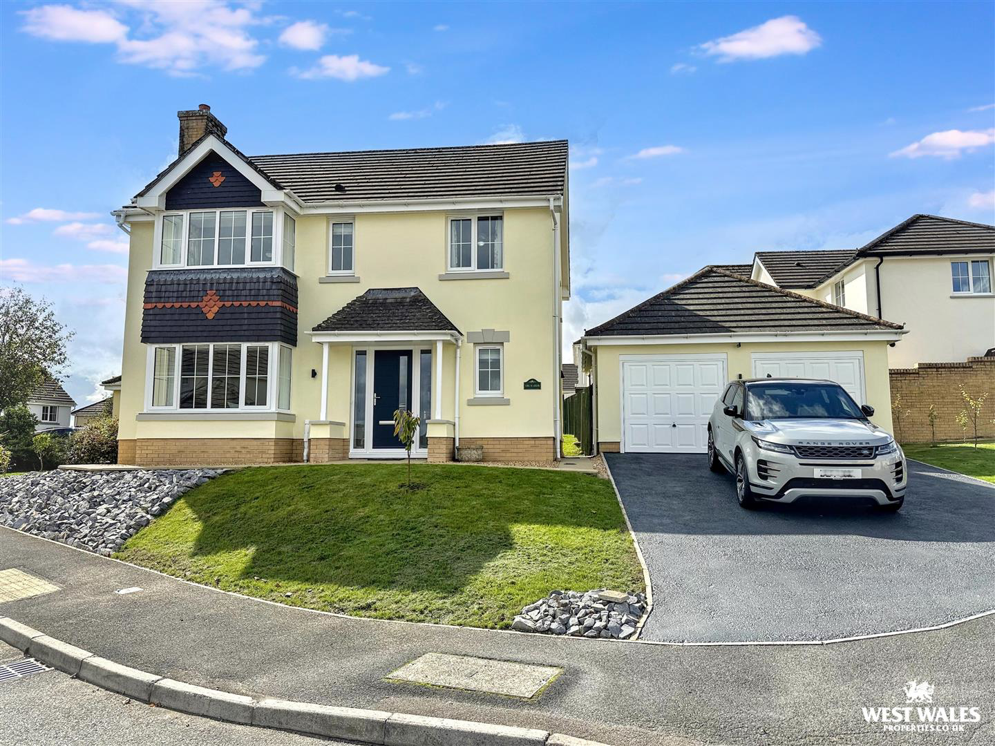 Maes Y Wennol, Carmarthen